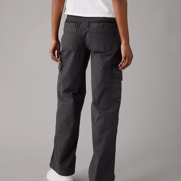 AE Snappy Stretch Convertible Baggy Cargo Jogger - Size 6 - Picture 2 of 6